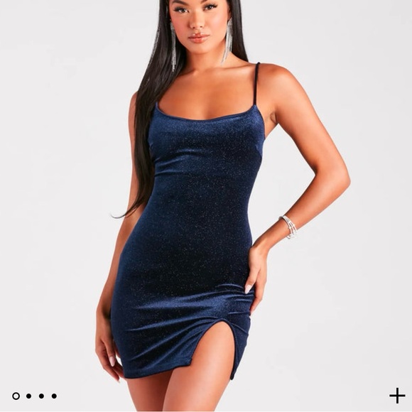 Sparkly Red mini velvet dress - Picture 2 of 7